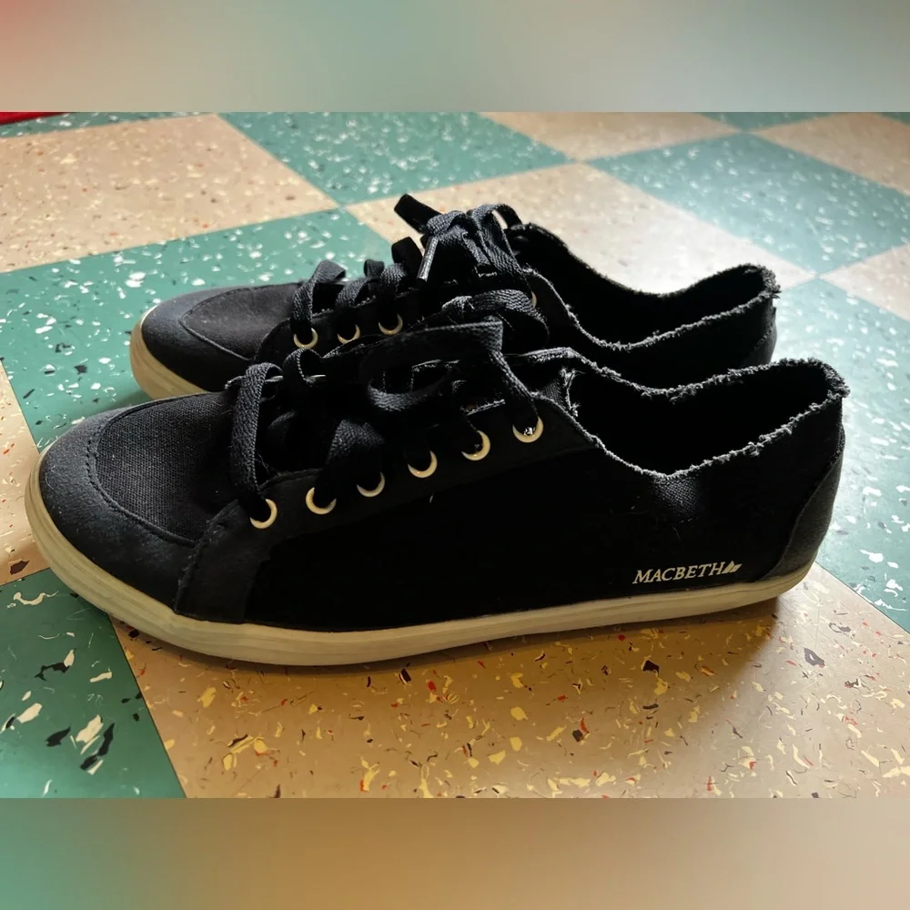 Macbeth Adams Shoes - Picture 1 of 8